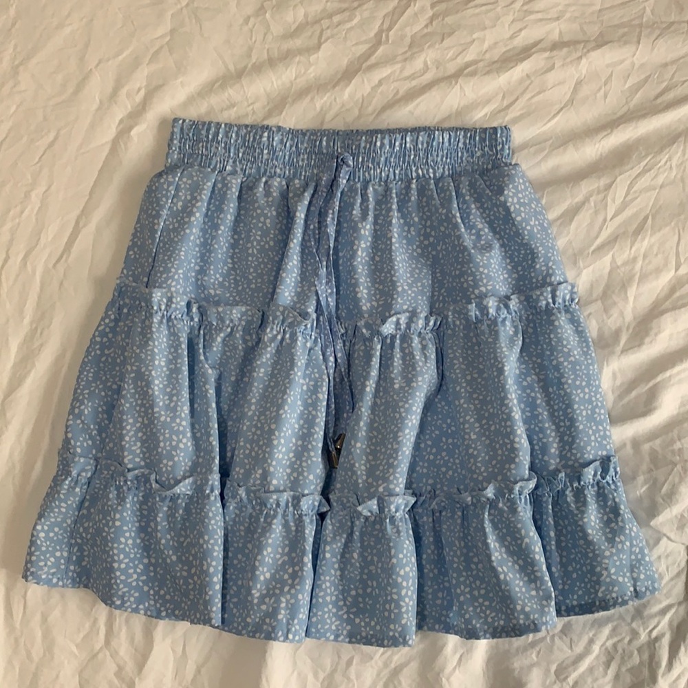 Amazon skirt blue white flowers